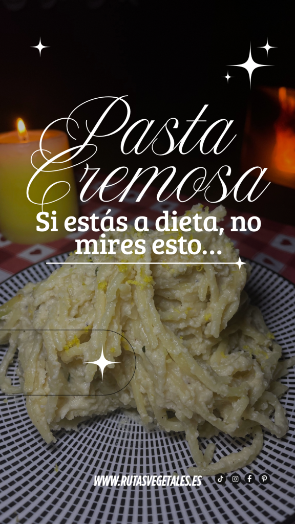 Espaguetis con salsa de coliflor y anacardos